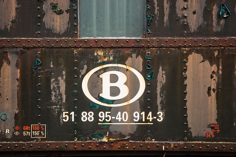 Wagon @ Gare du Hombourg van Rob Boon