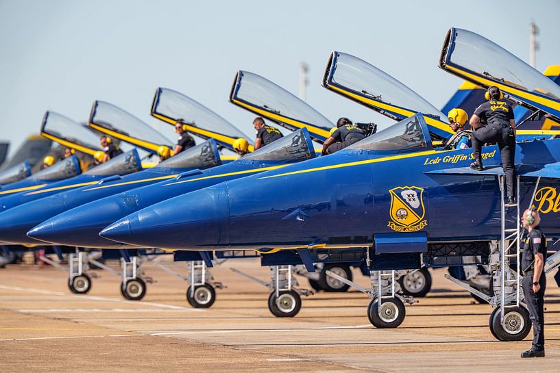 Les Blue Angels sont sur le point de commencer le spectacle aérien. par Jaap van den Berg