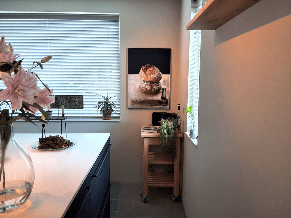 Brot an der Wand von Liesbeth Govers voor Santmedia.nl