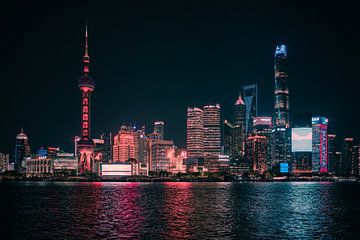 Gloeiende skyline: Shanghai bij nacht van NZME Photography