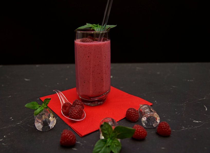 ananas-himbeer-joghurt-smoothie im glas von Babetts Bildergalerie