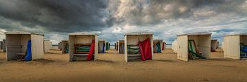 Hollandse zomerdag op strand van Katwijk aan Zee