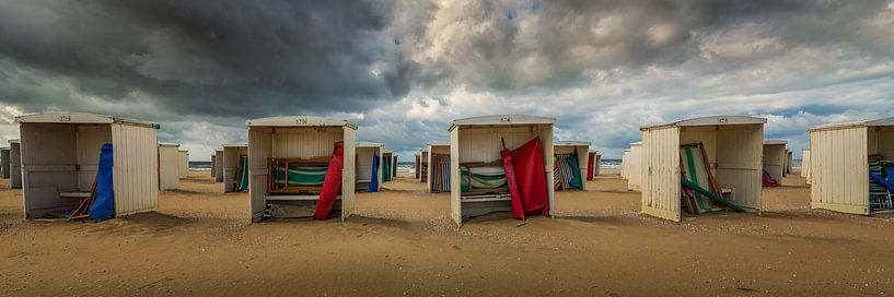 Journée d'été néerlandaise sur la plage par Toon van den Einde