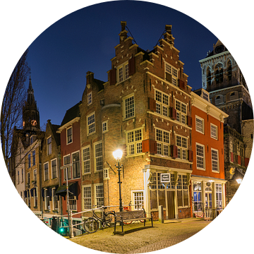 Delft tijdens het Blauwe Uur van Charlene van Koesveld
