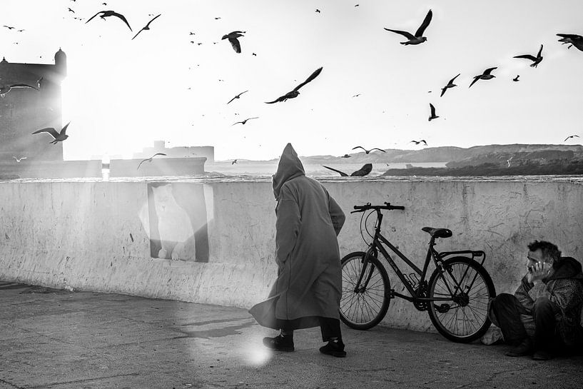 Straatleven in Essaouira, Marokko van Ellis Peeters