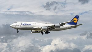 Landung einer Lufthansa Boeing 747-8 Passagiermaschine.