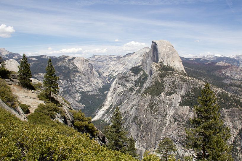 Yosemite National Park: vergezicht met El Capitan van Henk Alblas