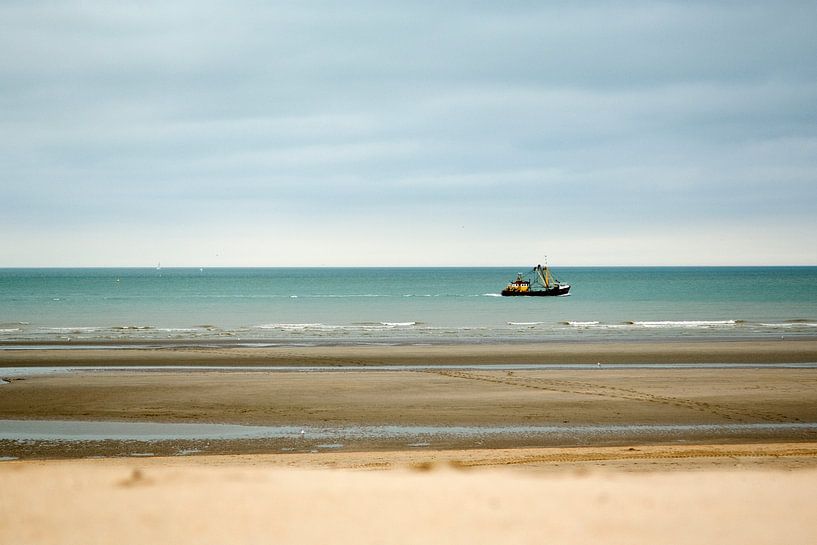 Lonely boat by Dries Decorte