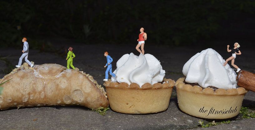 miniatuur world the fitnessclub eten voedsel taart little people van Groothuizen Foto Art