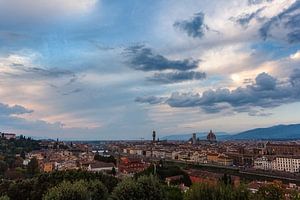 Prachtige wolken boven Florence van Roy Poots