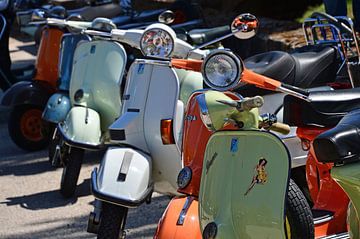 Vespas at the flea market