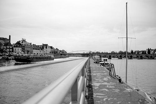 Scheepvaart op de maas, Maastricht