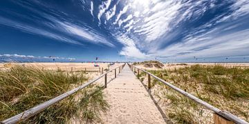 Zon, strand en zee bij Tarifa in Spanje van Voss fotografie