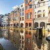 Bunte Grachtenhäuser an der Utrechter Oudegracht im Winter von André Blom Fotografie Utrecht