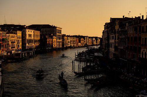 Het Canal Grande tijdens het gouden uurtje van Damien Franscoise