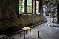 Gemütliche Fernsehecke in einem verlassenen Gebäude von Frank Herrmann Miniaturansicht