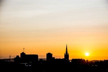 Skyline Leuven bij Zonsopgang