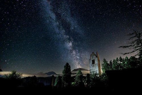Milchstraße über der Kirche San Gian