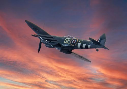 Supermarine Spitfire met bevrijdingskleuren.