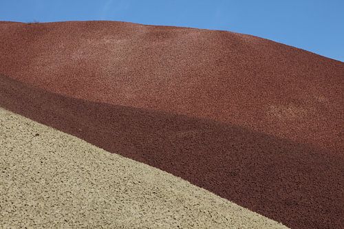 Beschilderde heuvels in het John Day Fossil Beds National Monument bij Mitchell City, Wheeler County