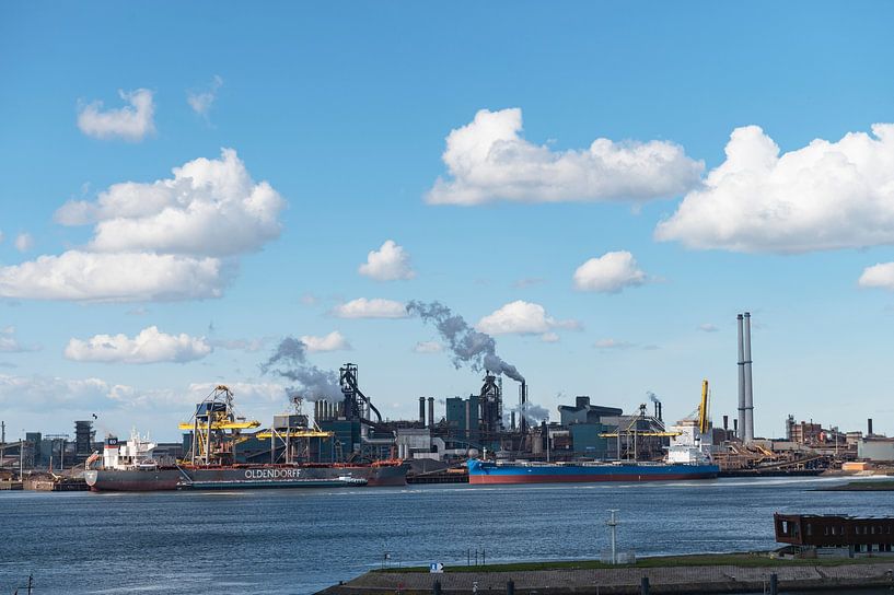 Ijmuiden Tata by Richard Wareham