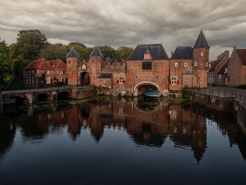 The Koppelpoort in the Golden Hour - Amersfoort Historical Icon by Robin Jongerden