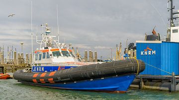 Lifeboats Arie Visser by Roel Ovinge