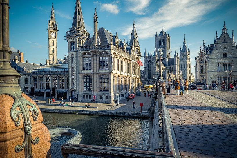 De Sint-Michielsbrug op de Graslei in Gent van Ingo Boelter
