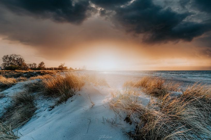 Strand Zonsondergang van Fabian Elsing