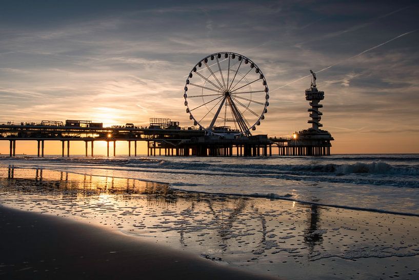 Scheveningen strand, de avond valt van Marjolein van Middelkoop