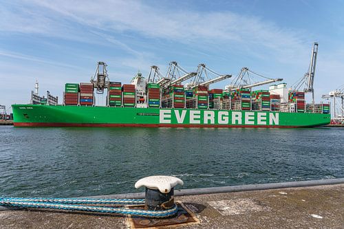 Containerschip Ever Aria van Evergreen.