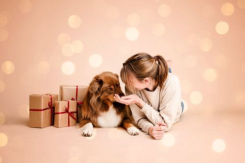 Selbstporträt mit meiner eigenen Australian Shepherd Hündin Nora / Weihnachten / Liebe / Geschenke