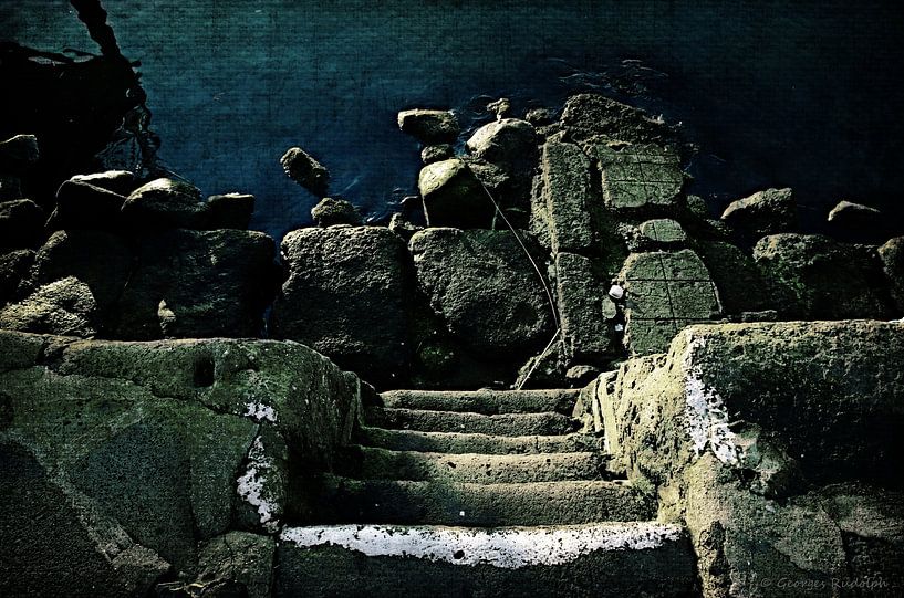 L'escalier by Georges Rudolph