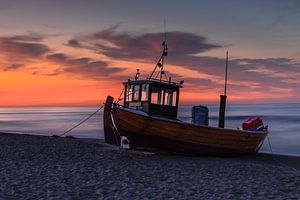 Fischkutter am Strand von Ahlbeck von Markus Lange