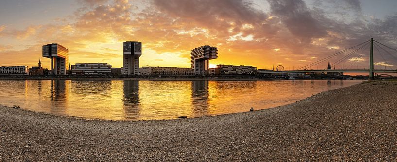 Köln Skyline im Sonnenuntergang - Panorama von Frank Herrmann