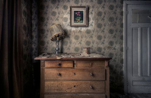 Urbex - Painted flowers