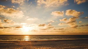 Coucher de soleil à Ameland sur Nico van der Vorm