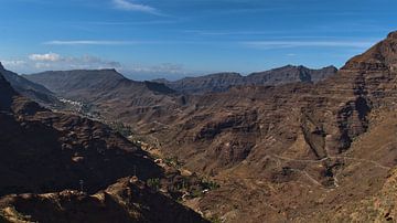 The rugged mountains of Mogán, Gran Canaria by Timon Schneider