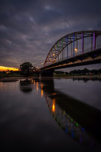 De Wilhelminabrug in kleuren in Deventer