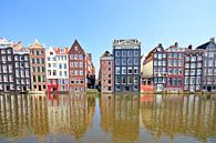 Traditionele hollandse huizen aan de waterkant in Amsterdam Nederland par Eye on You Aperçu