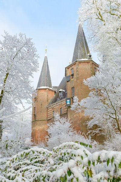 Broederpoort dans Kampen dans Overijssel, Pays Bas pendant l'hiver par Sjoerd van der Wal Photographie