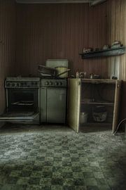 Een verlaten keuken in een verlaten huis by Melvin Meijer