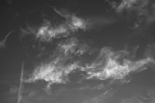 Clouds #15 - Unieke wolkenlucht in zwart-wit