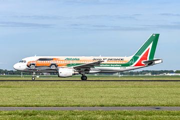 Alitalia Airbus A320-200 in Jeep Renegade livery.
