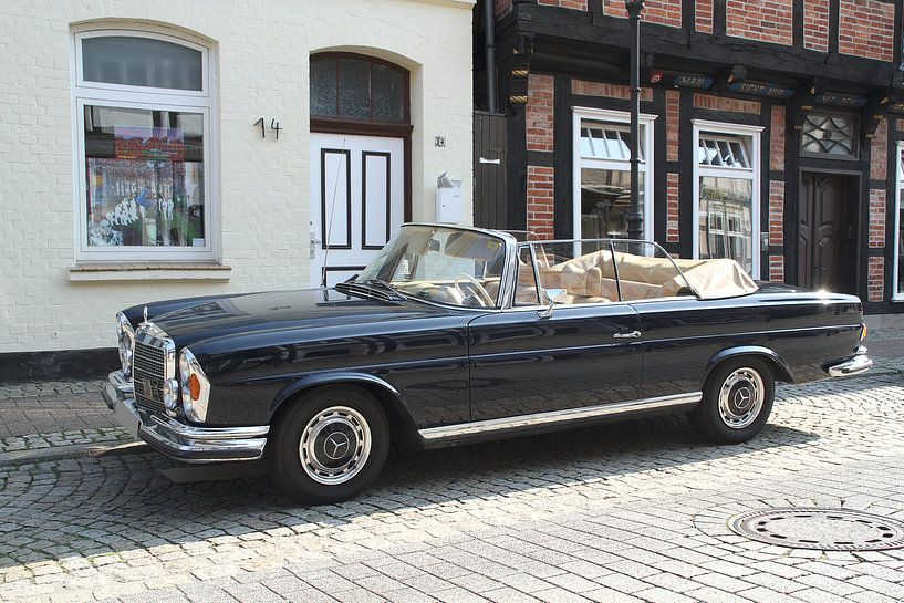 Mercedes Benz W111 Cabrio von Anja Bagunk