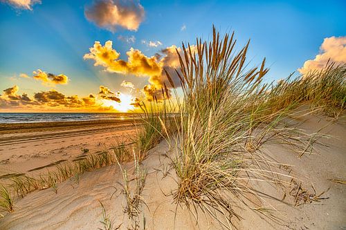 Prachtige zomerse zonsondergang van 2019 - 2
