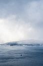 Boot op de mistige zee bij Hakodate van Mickéle Godderis thumbnail