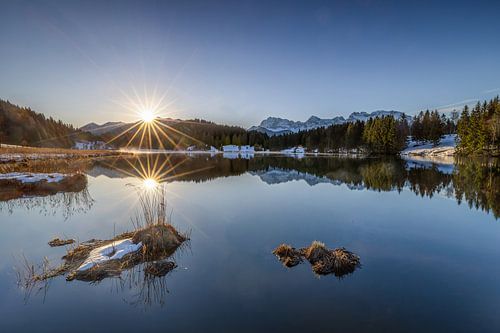 Sonnenaufgang am Geroldsee in den bayerischen Alpen