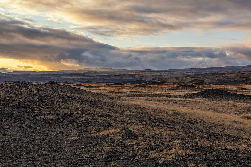 Extraterrestrial landscape in Iceland by Paul Weekers Fotografie
