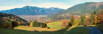 herbstliche Landschaft oberhalb Garmisch-Partenkirchening t von SusaZoom